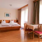 Strandpension Liane Gasthof St. Kanzian am Klopeiner See