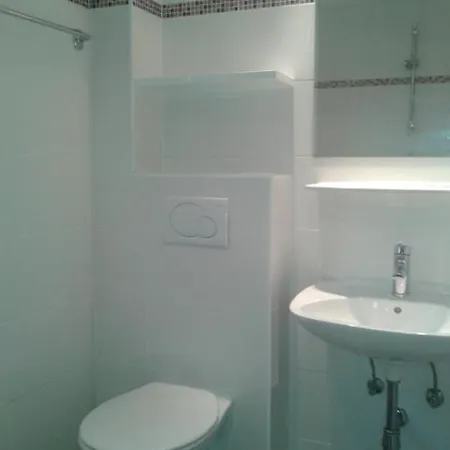 Konukevi Strandpension Liane