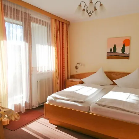 Konukevi Strandpension Liane 3*