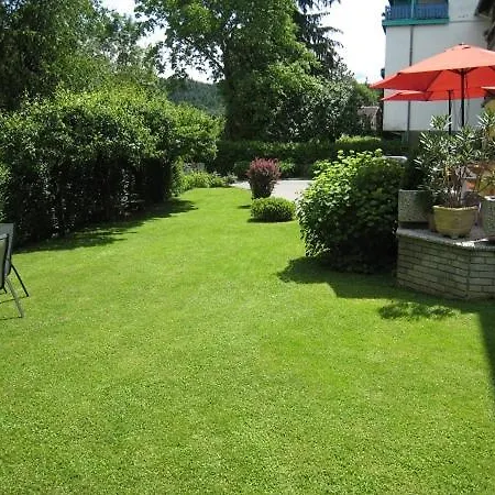 Konukevi Strandpension Liane 3*